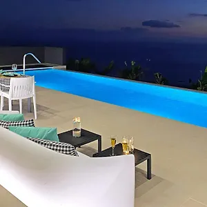 https://villa-crow.in-canary-islands.com