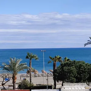 https://precioso-apartamento-frente-a-la-torre-del-mar.es-andalucia.com